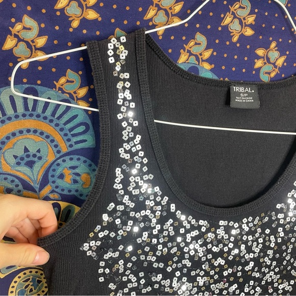 🦋5/20$🦋 sequin detailed tank top - Picture 4 of 7